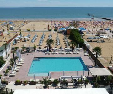 La Brezza piscina.jpg