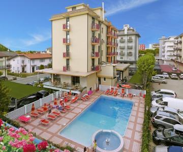 Jalisco facciata con piscina