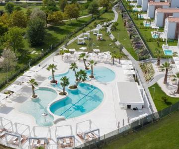 Photo_Pareus-Beach-Resort_Pool_holiday_Italy_Beach