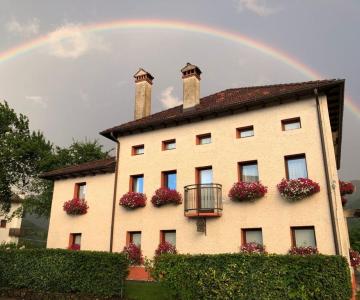 C1BB3F4C-DEB6-48F6-9B12-33F0FE0216E0