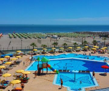 Piscina e Spiaggia Rosapineta Sud