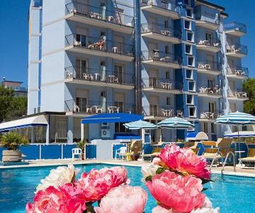 Jet facciata piscina.jpg