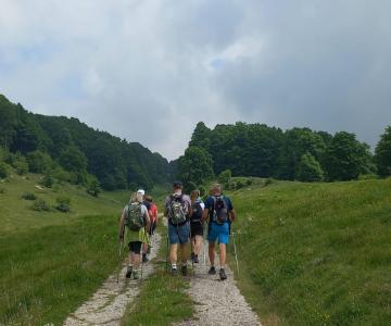 Escursionisti lungo il percorso