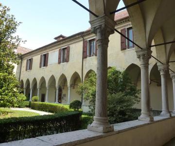 Chiostro dei Serviti