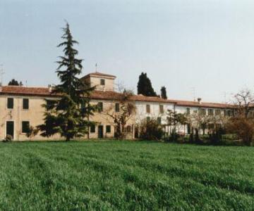 Villa Ravignani, Saccomani