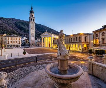 Statua di Endimione e Piazza Marconi