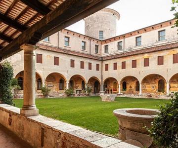 Chiostro/Cloister