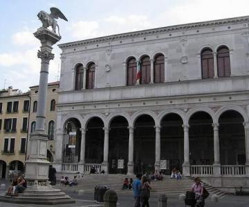 Loggia della Gran Guardia 1