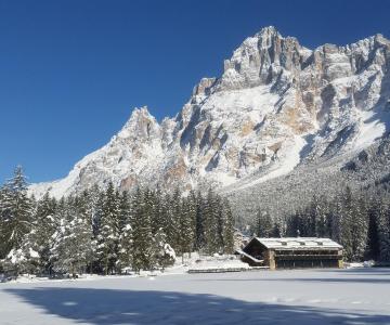 Lago di Mosigo e Chalet al Lago