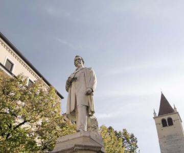 Aleardo Aleardi Statua