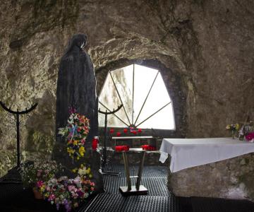 Grotta della Madonna delle Nevi