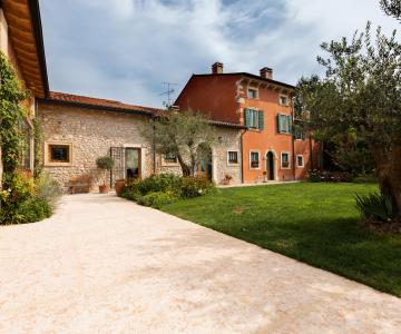 Frantoio all'esterno