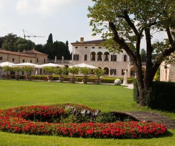 Villa Giona ed il suo giardino all'inglese