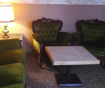 Leo Station Wine Bar