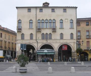 Palazzo Angeli con Museo preCinema.