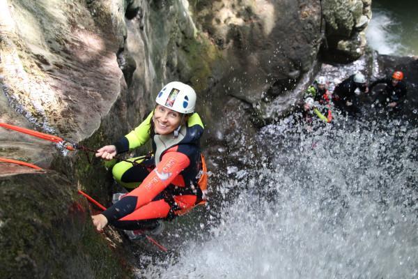 scendere una cascata