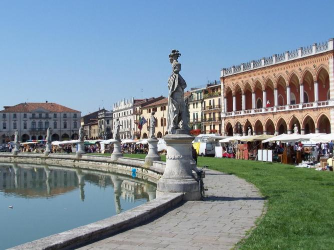 mercato_prato della valle