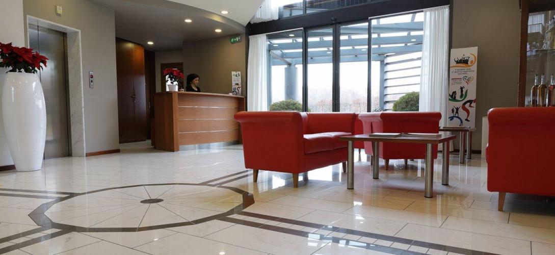 Hotel Canova reception