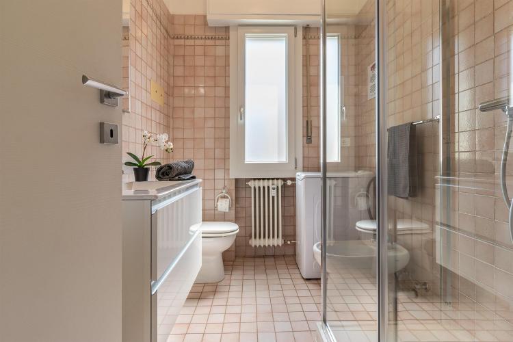 11 Flora Tv bassa risoluzione