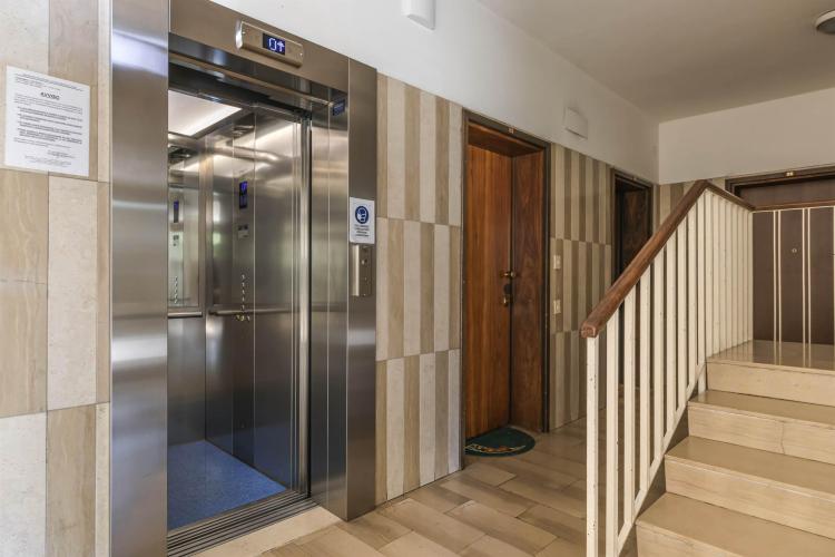 21 Flora Tv bassa risoluzione