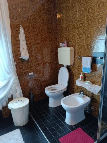 2d04081b-d779-4c23-93d9-fde87c3182ad