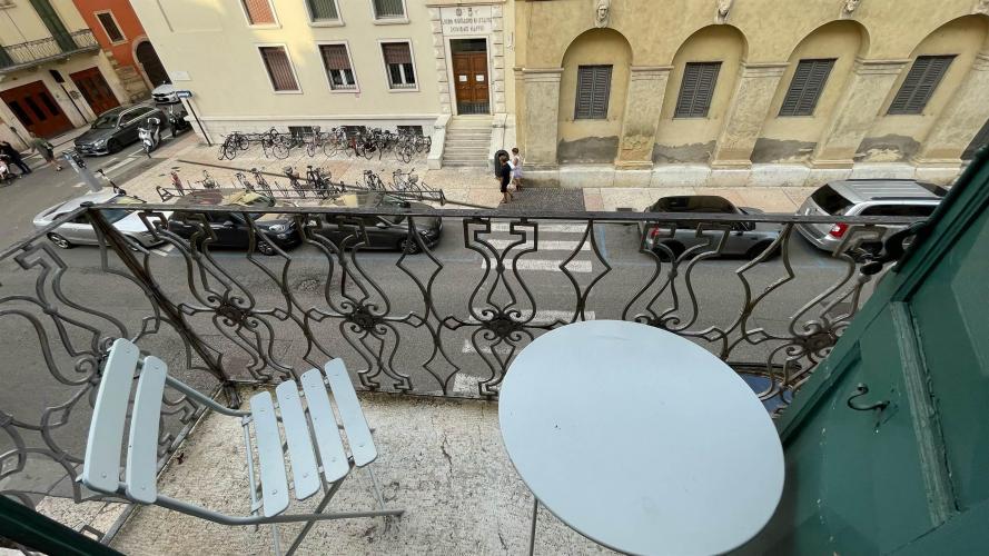 balcone tavolino