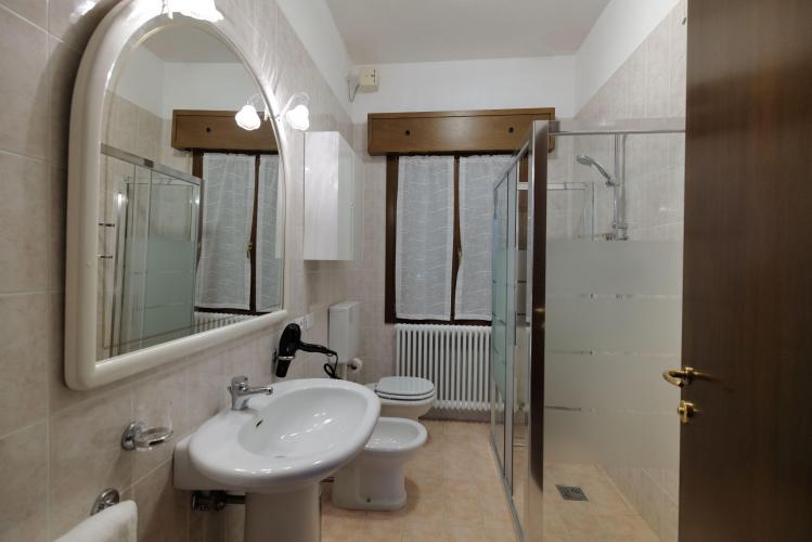 Bagno stanza Girasole