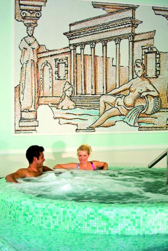 meggiorato-piscina-idromassaggio-interna