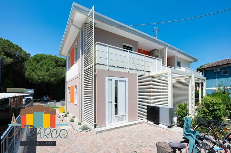 Villa Helen - parcheggio biciclette - Immobiliare 