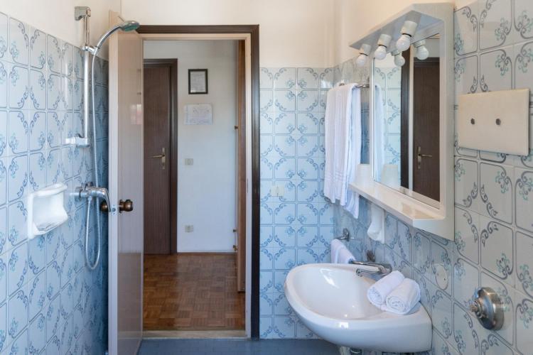 Hotel Bersagliere_bagno camera family