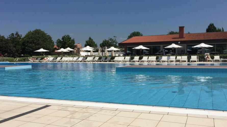 Golf Club piscina.jpg