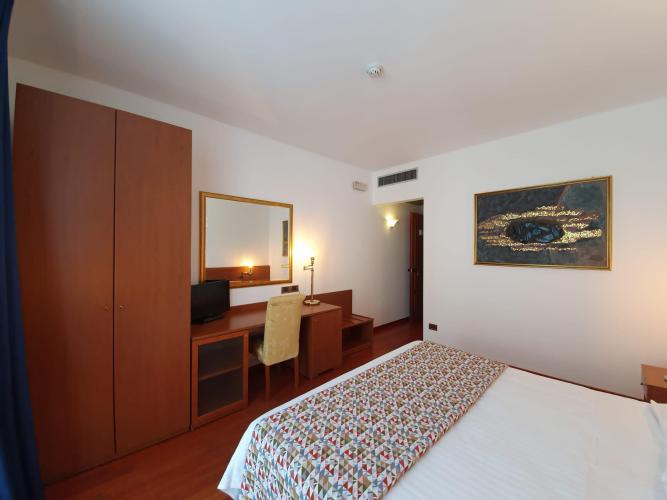 1be05469-4f2c-4fbb-846d-92572c5c7aba