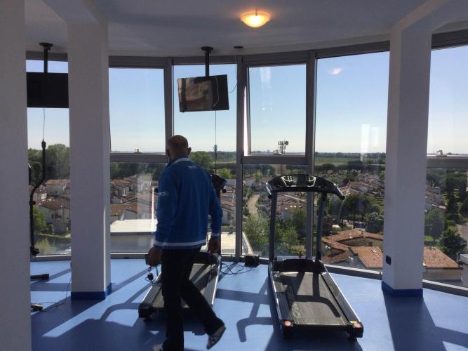 17F32B0B-62D9-4F8B-ABE0-7B2EA29AEF36