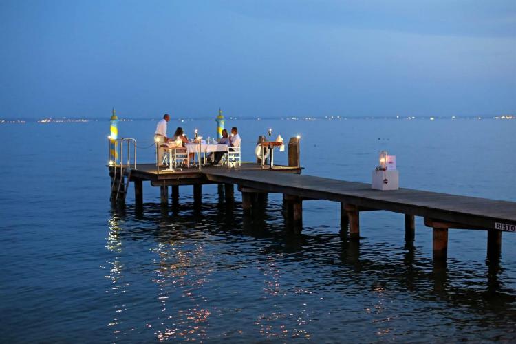 H.KRISS PONTILE BY NIGHT