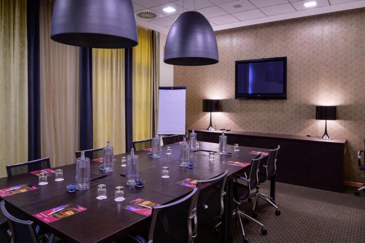 Crowne Plaza. Sala meeting