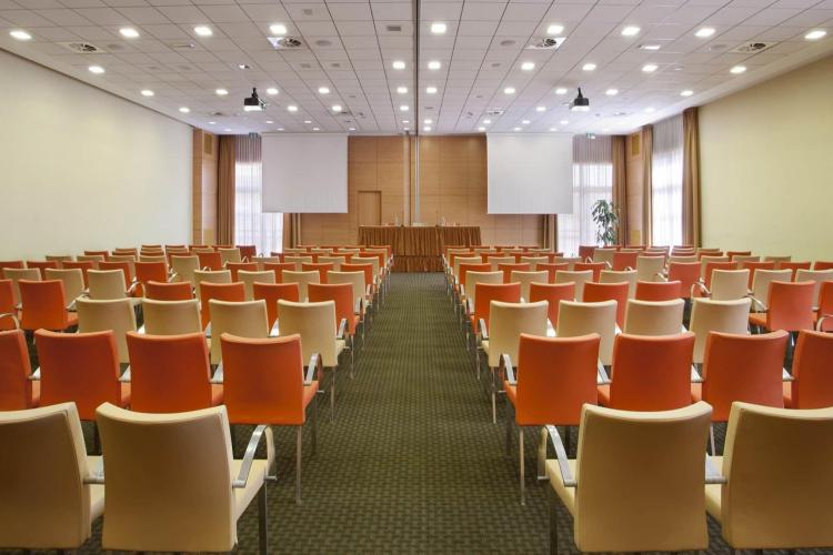 Crowne Plaza. Sala meeting 2