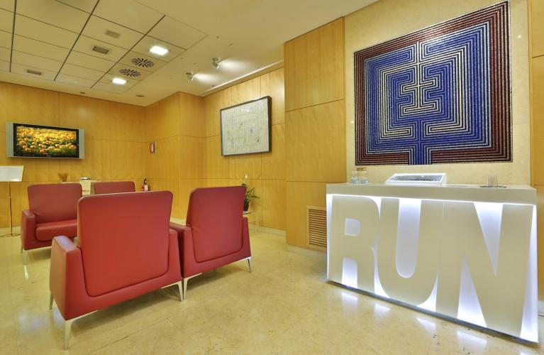 lobby con run station A