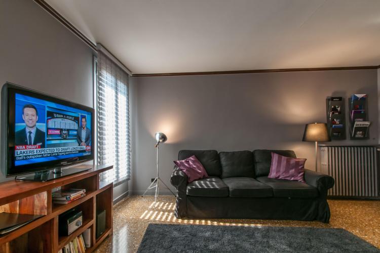 2 DSG_3814 living room