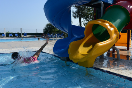 dettaglio scivolo piscina.png