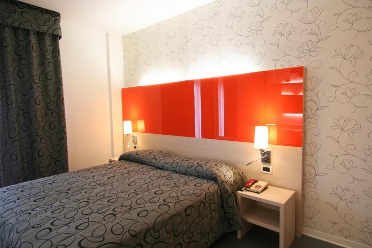 COMFORT_VETRO_ARANCIO_LISCIA_2009