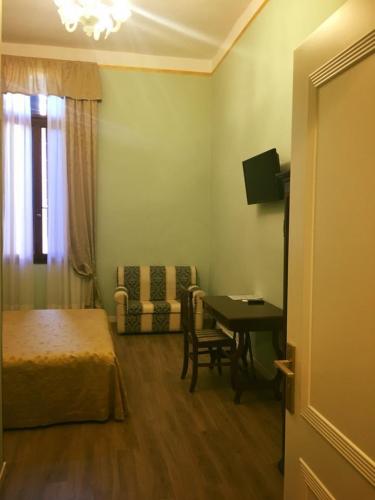 31195758_1944104379002756_4659190117657739264_n