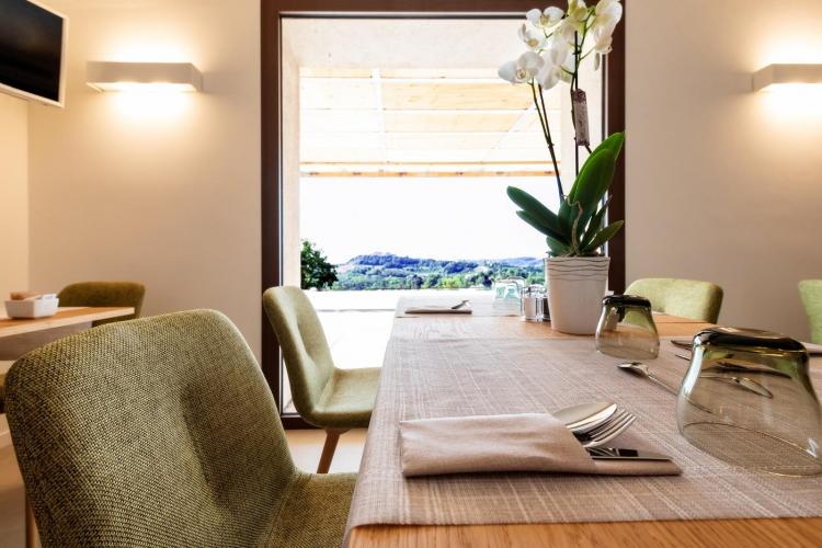 IMG-20191121-WA0001_tavolo colazione