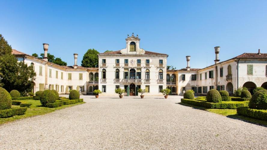 2. Villa Tiepolo Passi - veduta frontale