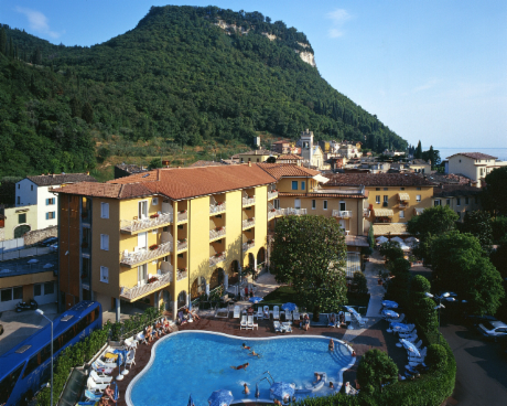 Hotel Bisesti - Garda - panoramica 1620kb (corrett
