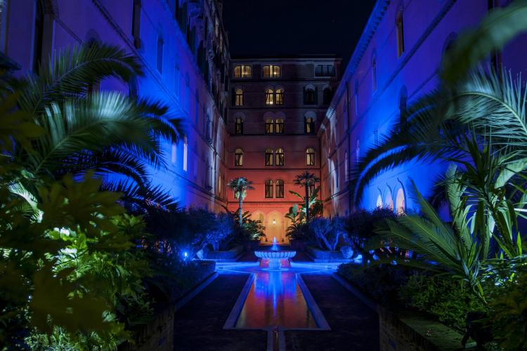 Corte Moresca by night