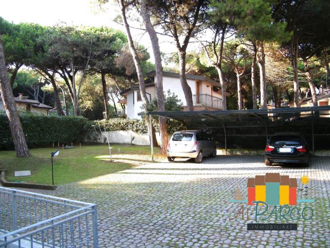 Villa Sofia - parcheggio auto coperto - Immobiliar