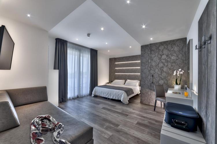 121963637_2705060506434337_2621045826037474245_n