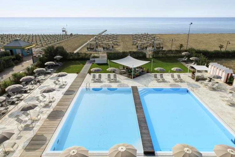 Adriatic piscina vista