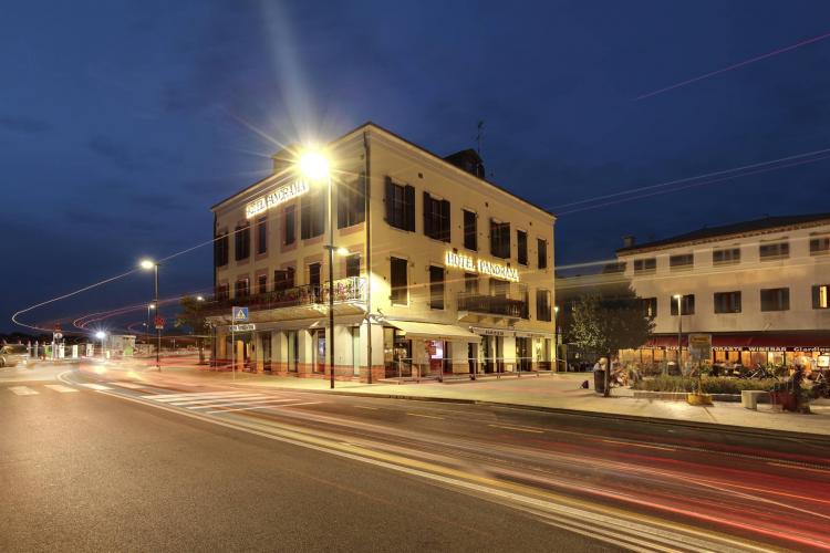 Hotel Panorama notte