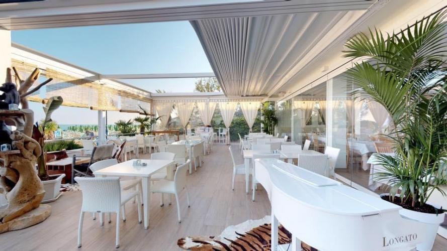 4a477e8d-e069-45f0-b9aa-e29a22f4cc7e